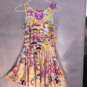 EMOJI print short flare swing dress!